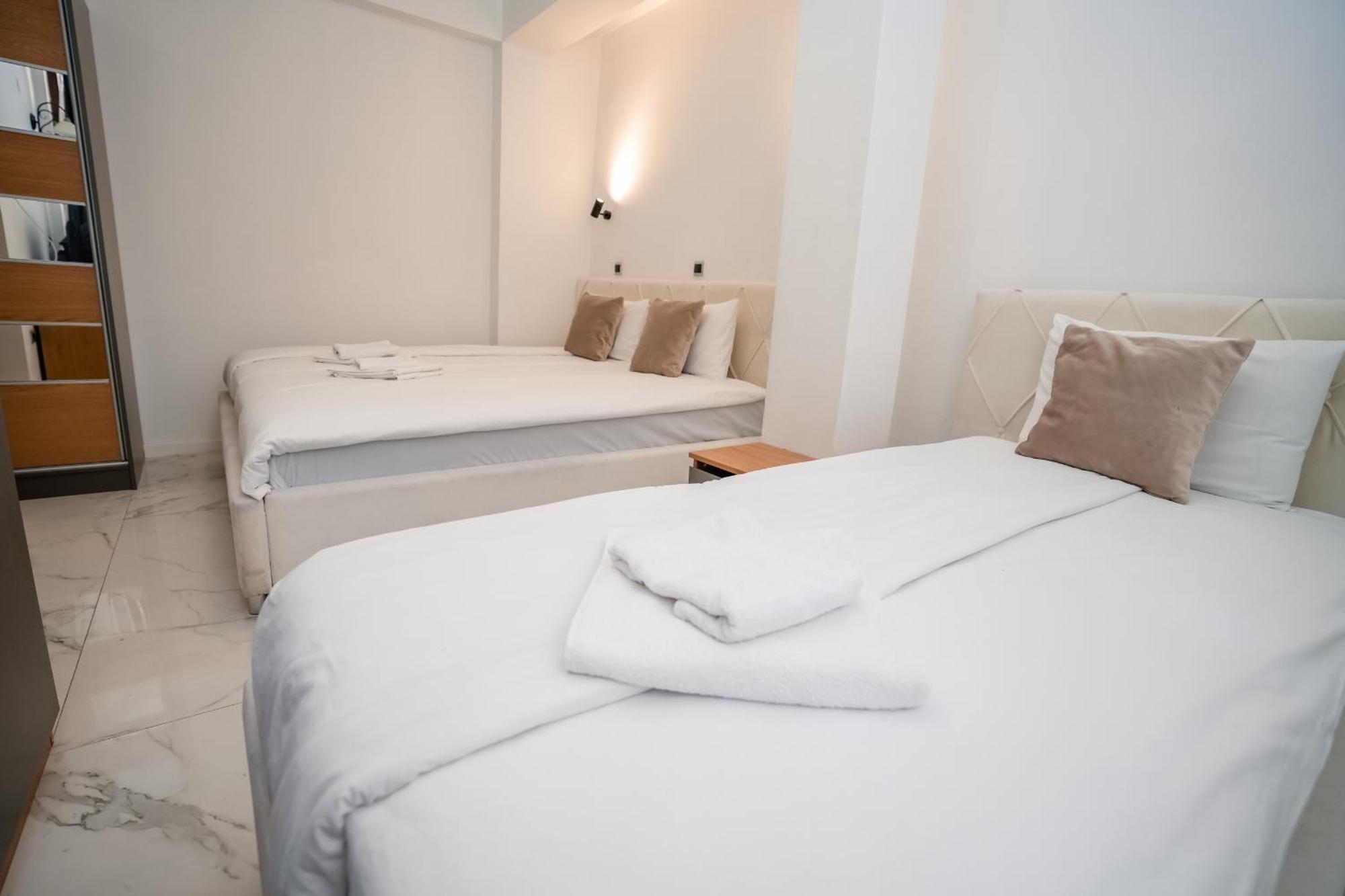 אוהריד District&Delago Villa & Resturant מראה חיצוני תמונה